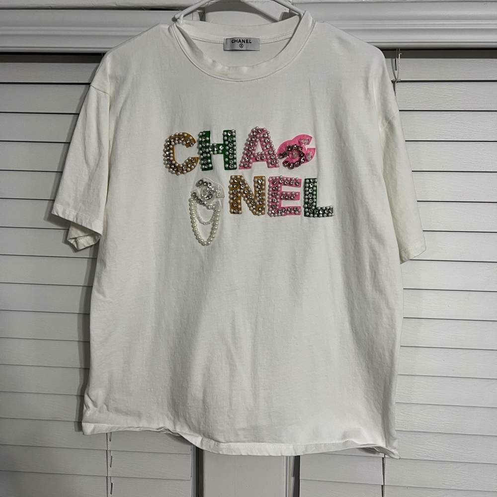 Fashion  White T-Shirt with Multicolor Logo